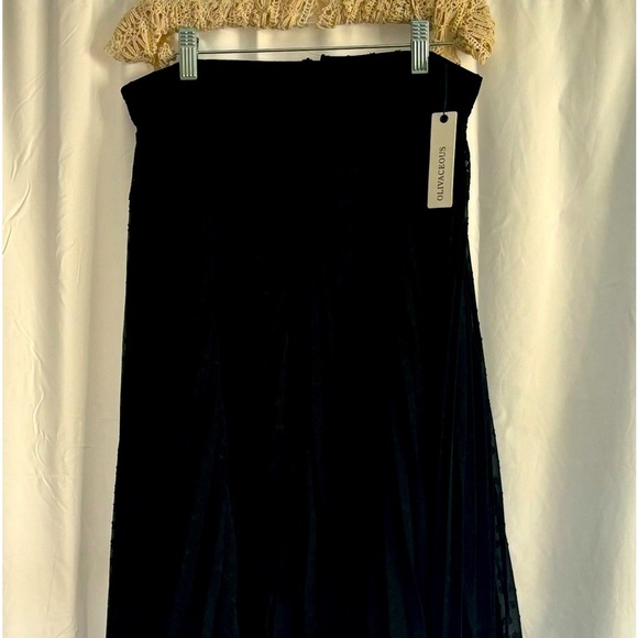 Flowy Black Skirt Olivaceous L - Picture 1 of 5